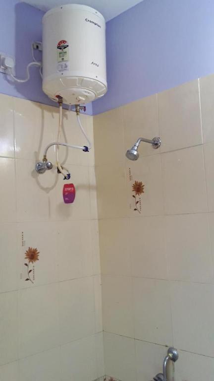 Valentine Hostel & Guest House Puduccseri Kültér fotó