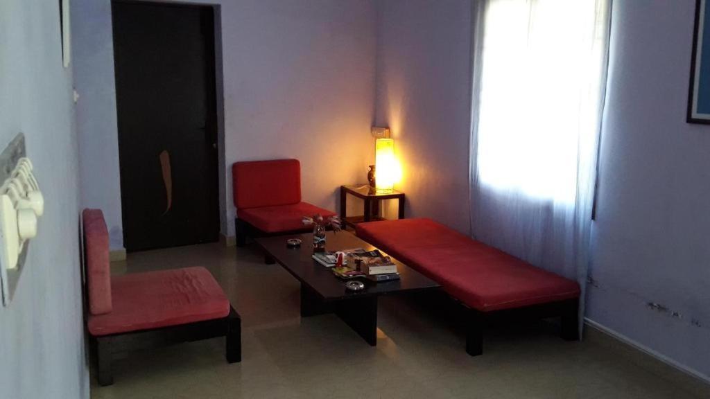 Valentine Hostel & Guest House Puduccseri Kültér fotó