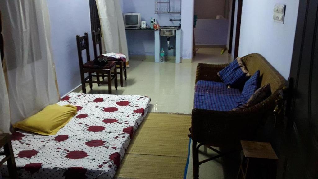 Valentine Hostel & Guest House Puduccseri Kültér fotó