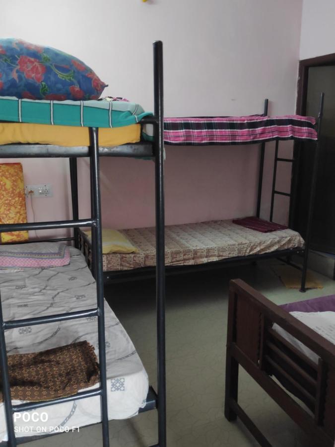 Valentine Hostel & Guest House Puduccseri Kültér fotó