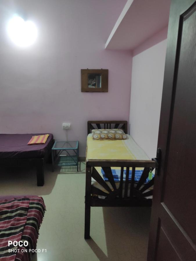 Valentine Hostel & Guest House Puduccseri Kültér fotó